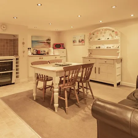 Robins Nest By Interhome * Whitby