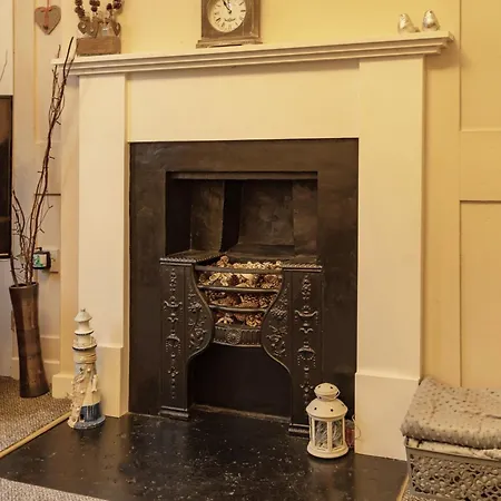 Robins Nest By Interhome Whitby