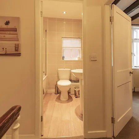 Robins Nest By Interhome Whitby